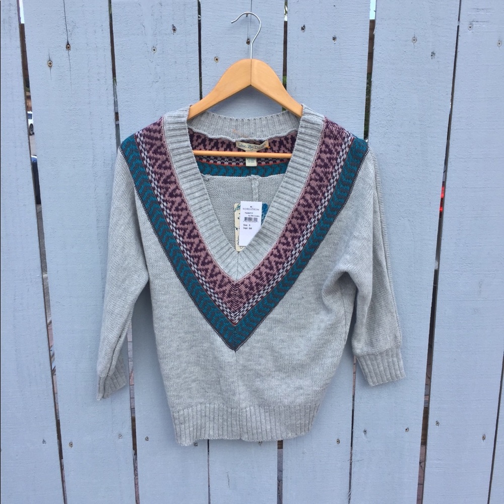 Love by Design Women's Gray V-Neck Sweater Size S